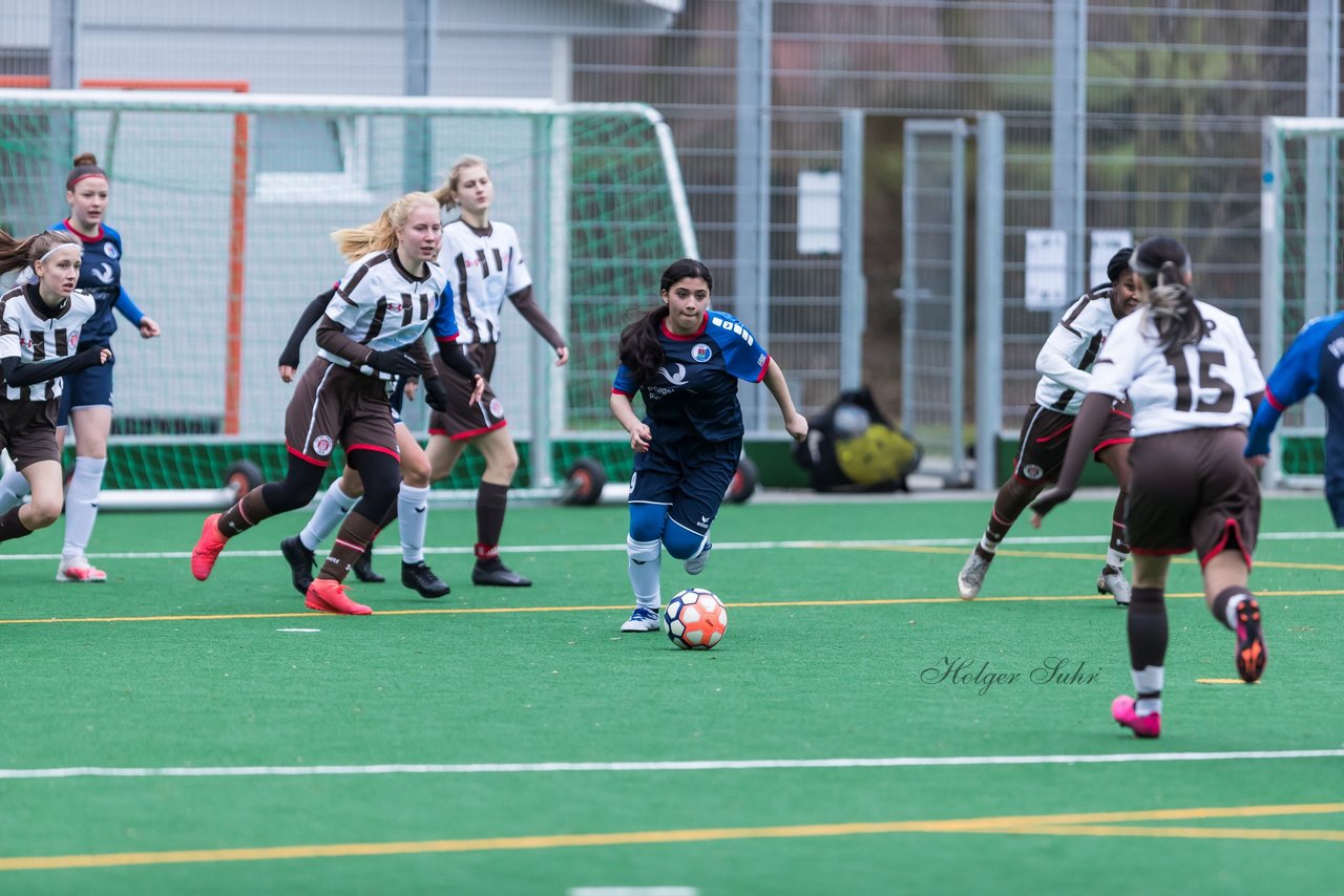 Bild 238 - wBJ VfL Pinneberg - St. Pauli : Ergebnis: 7:0 (Abbruch)